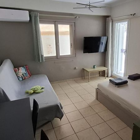 ראפינה Honeybee4 - Cozy Studio Close To The Port, Airport & Athens מראה חיצוני תמונה
